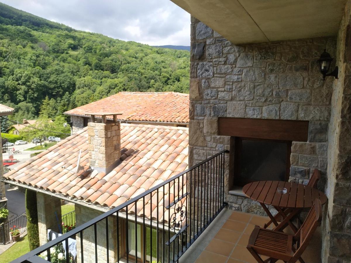 Hostal Cal Mestre Vilallonga de Ter Εξωτερικό φωτογραφία