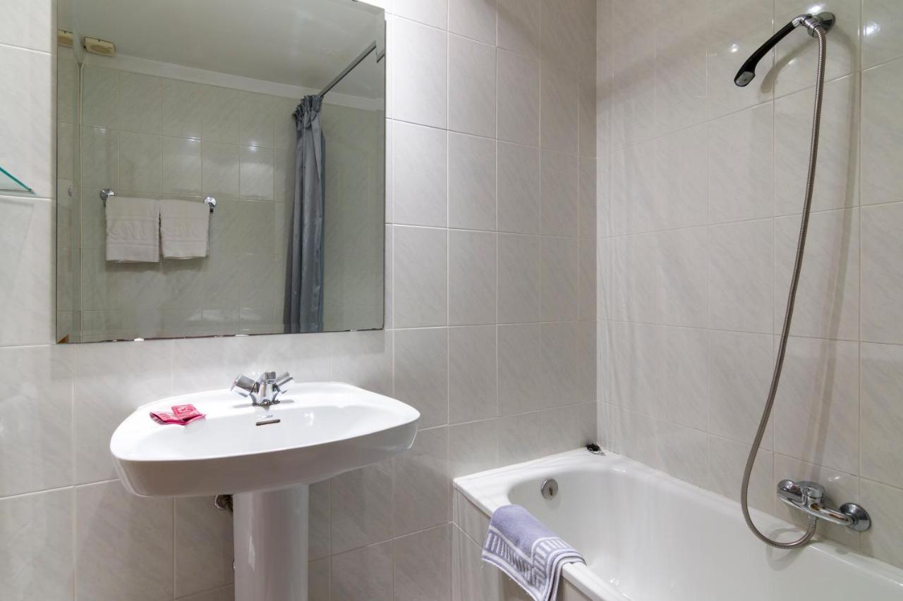 Hostal Cal Mestre Vilallonga de Ter Εξωτερικό φωτογραφία