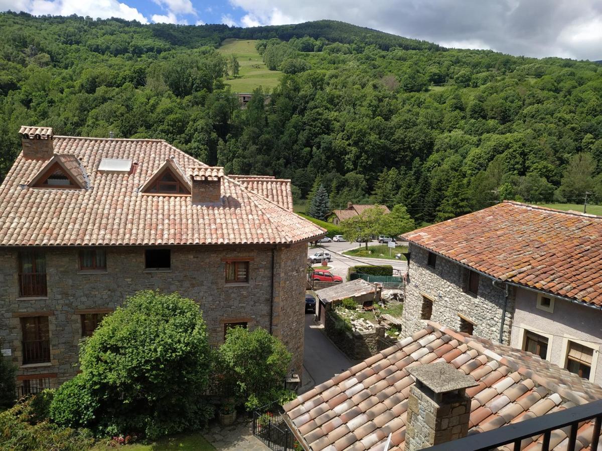 Hostal Cal Mestre Vilallonga de Ter Εξωτερικό φωτογραφία