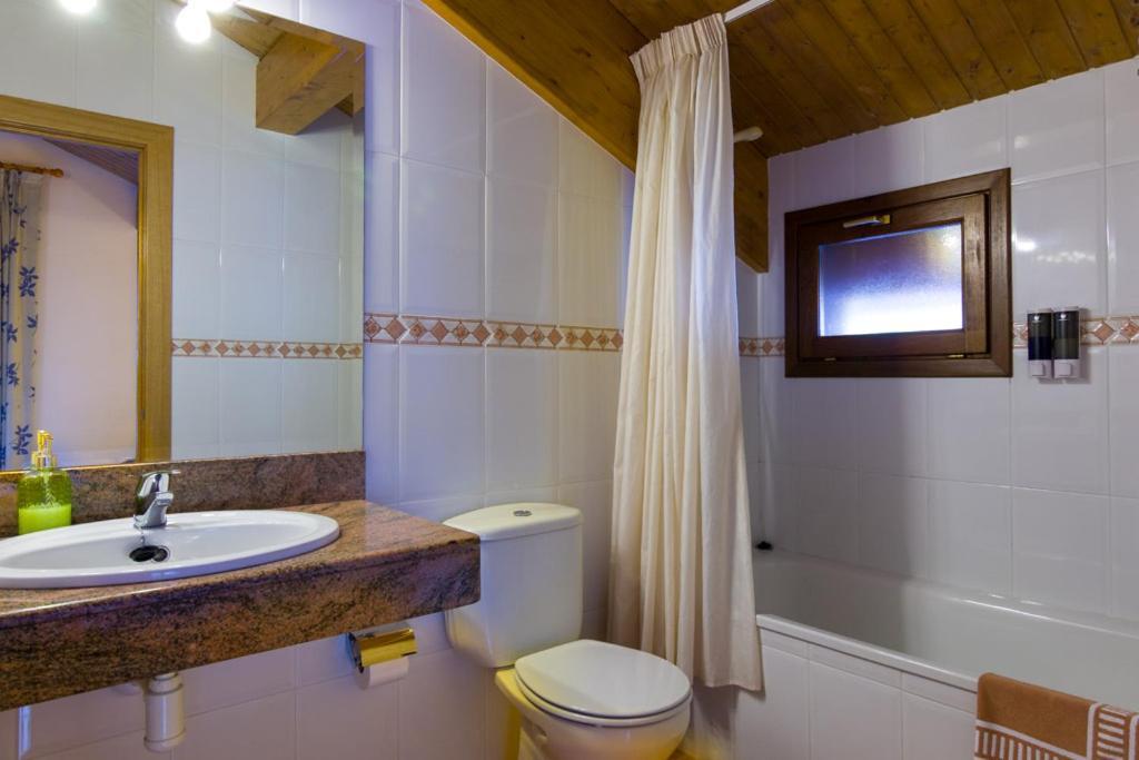 Hostal Cal Mestre Vilallonga de Ter Εξωτερικό φωτογραφία