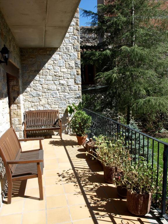 Hostal Cal Mestre Vilallonga de Ter Εξωτερικό φωτογραφία